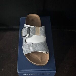 NIB White Mountain Women's Sandals in Gray and White